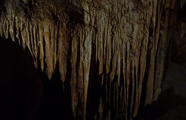 Me Cung Cave's stalactites